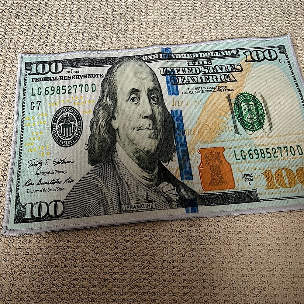 I am selling a small money carpet that absorbs water very quick in the washroom.